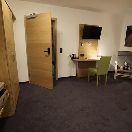 Kelterhotel Fröscher